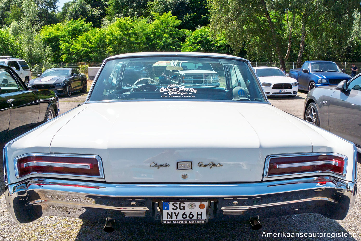 Chrysler New Yorker uit 1966